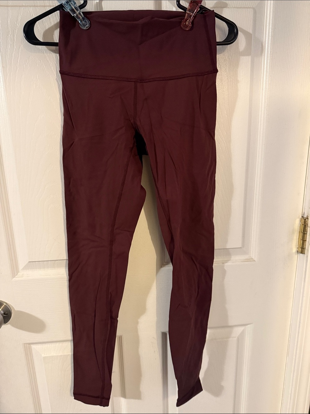 Lululemon 
Wunder under
Size 4